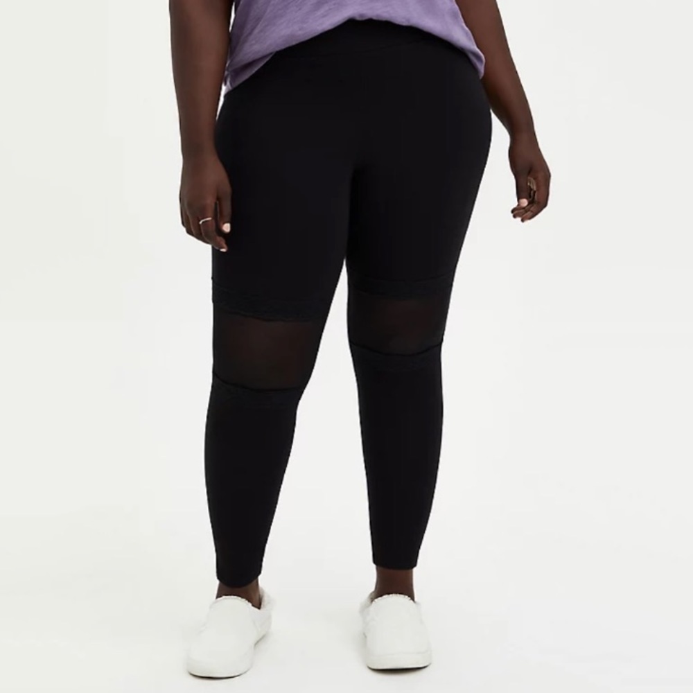 NWT Torrid Premium Lace Knee Black High Rise Leggings
